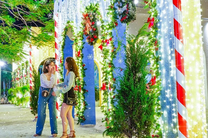 Seven ideal destinations to celebrate Christmas in Da Nang Seven ideal destinations to celebrate Christmas in Da Nang