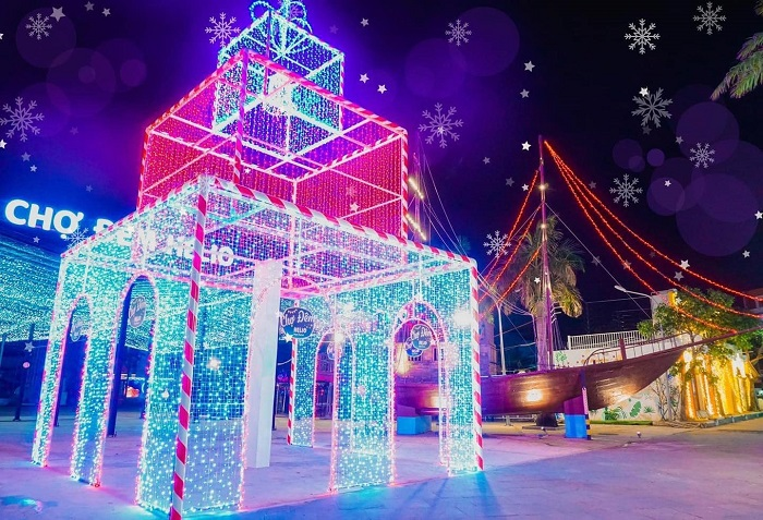Seven ideal destinations to celebrate Christmas in Da Nang Seven ideal destinations to celebrate Christmas in Da Nang