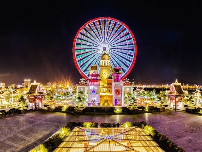 Seven ideal destinations to celebrate Christmas in Da Nang Seven ideal destinations to celebrate Christmas in Da Nang