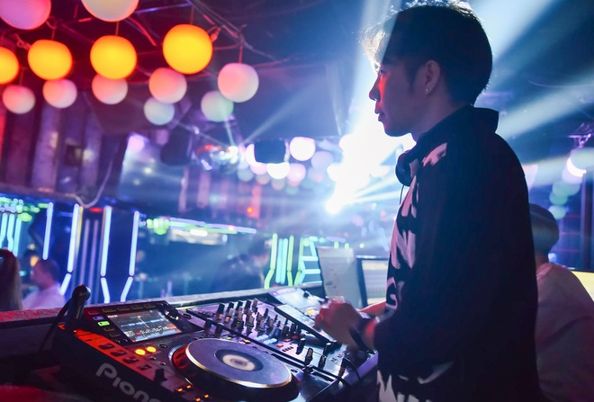 hanoi requests bars karaoke parlors to close over covid 19 fears