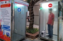 hanois pizza restaurant equipped with disinfection chamber to prevent coronavirus