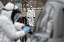 harvards president and his wife test positive for coronavirus
