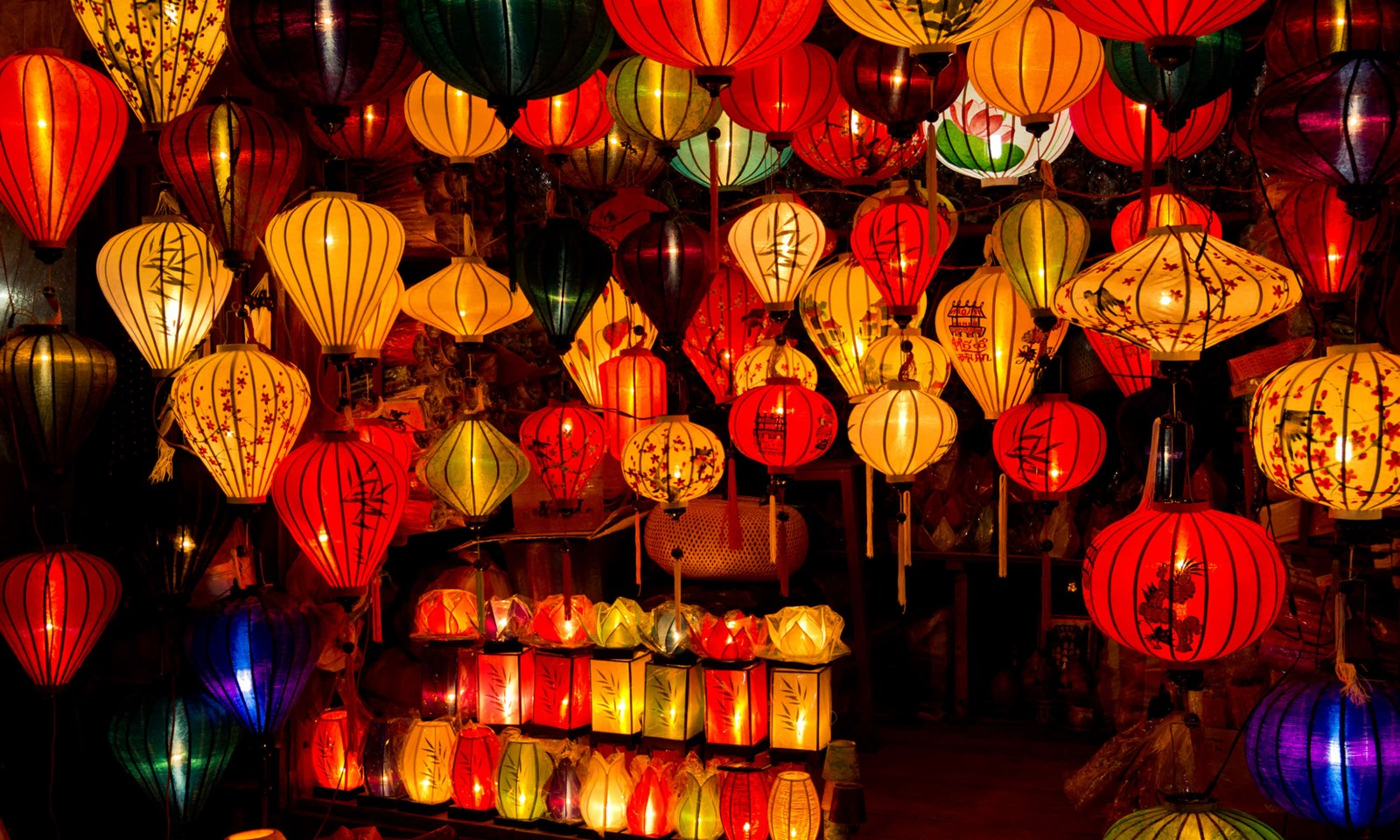 Hoi An Tops List of Seven Lantern Festivals
