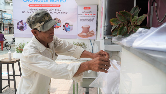 Exclusive 'Rice ATM' launched in Vietnam amid coronavirus pandemic exclusiverice atm launched in vietnam amid coronavirus pandemic