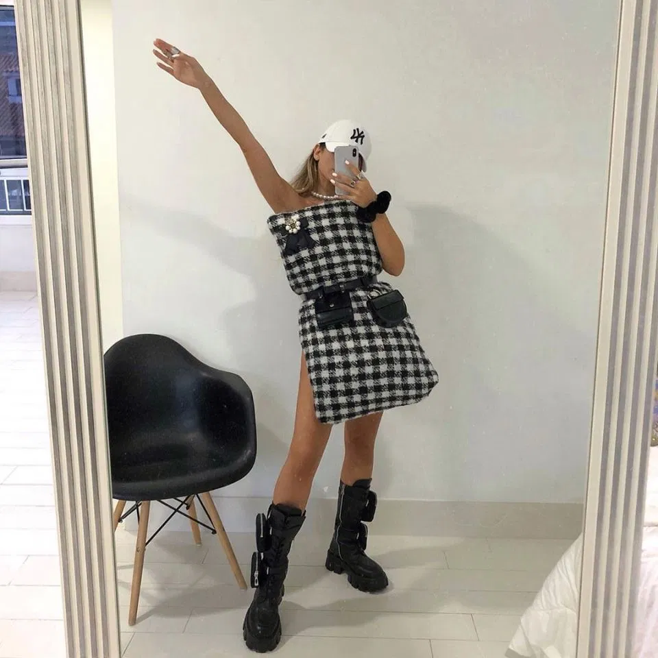 Vietnamese and world fashionistas swing social media with “Pillow Challenge” quarantined trend vietnamese and world fashionistas swing social media with pillow challenge quarantined trend