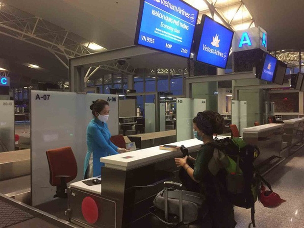 Only 11% foreigners “stranded” by Covid-19 want to leave Vietnam 