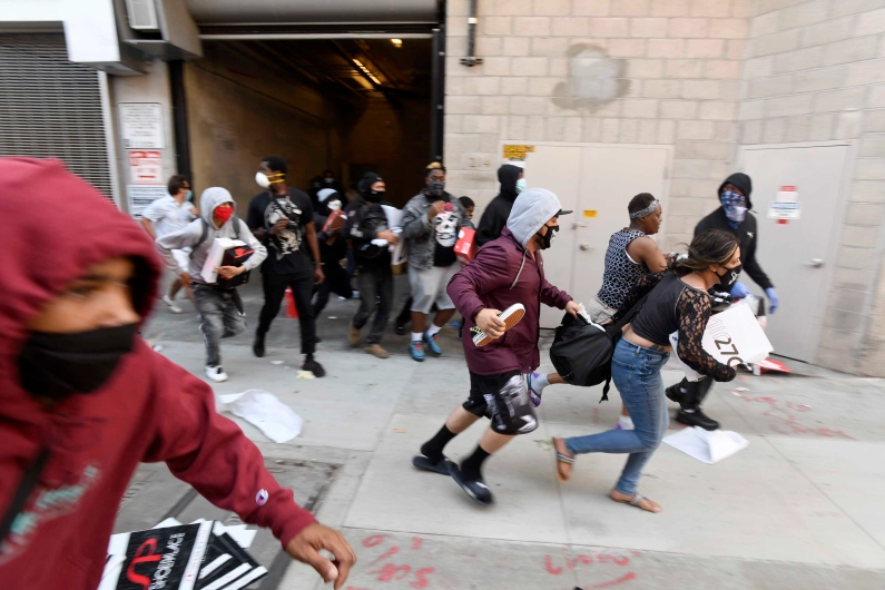 Santa Monica: Struggling to stop looting spree, extend curfew through Monday morning santa monica struggling to stop looting spree extend curfew through monday morning