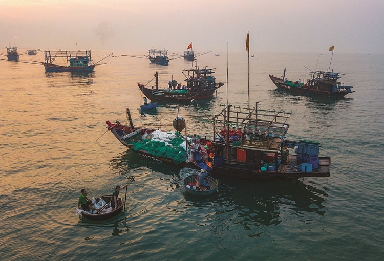 Bình minh trên biển Bình minh trên biển