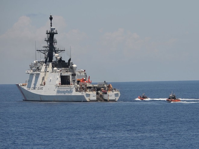 Tàu tuần duyên Mỹ USCGC Bertholf tập trận cùng lực lượng Philippines ở Biển Đông vào tháng 5.2019 AFP Tàu tuần duyên Mỹ USCGC Bertholf tập trận cùng lực lượng Philippines ở Biển Đông vào tháng 5.2019 AFP