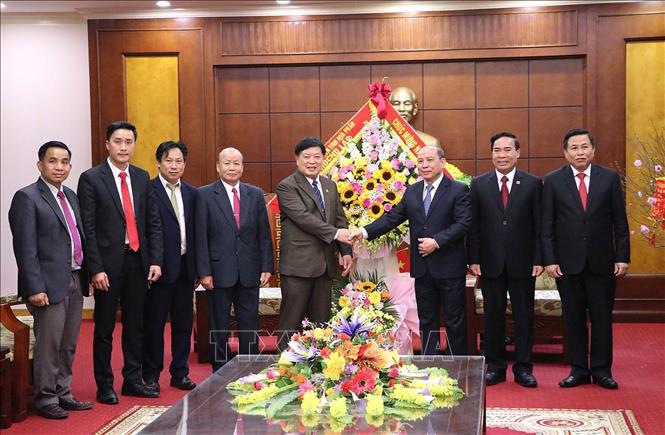 Đoàn đại biểu tỉnh Hủa Phăn (Lào) thăm, chúc Tết tại tỉnh Hòa Bình Chú thích ảnh