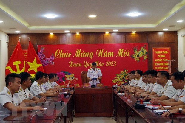Bo Tu lenh Vung 2 Hai quan chuc Tet cac don vi truc tren bien hinh anh 2