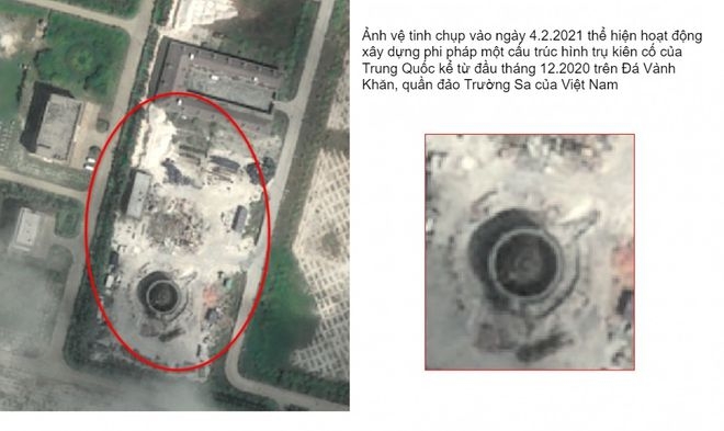 Ảnh vệ tinh chụp vào ngày 4.2.2021 thể hiện hoạt động xây dựng phi pháp một cấu trúc hình trụ kiên cố của Trung Quốc kể từ đầu tháng 12.2020 trên Đá Vành Khăn, quần đảo Trường Sa của Việt Nam SIMULARITY Ảnh vệ tinh chụp vào ngày 4.2.2021 thể hiện hoạt động xây dựng phi pháp một cấu trúc hình trụ kiên cố của Trung Quốc kể từ đầu tháng 12.2020 trên Đá Vành Khăn, quần đảo Trường Sa của Việt Nam SIMULARITY