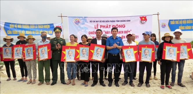 Lan tỏa phong trào làm sạch biển, bảo vệ môi trường tại Quảng Bình Chú thích ảnh