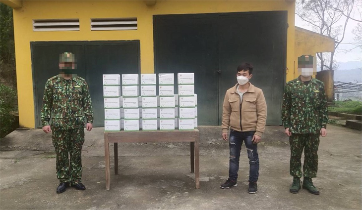 Cao Bằng thu giữ 800 bộ kit test nhanh Covid-19 không rõ nguồn gốc Cao Bằng thu giữ 800 bộ kit test nhanh Covid-19 không rõ nguồn gốc