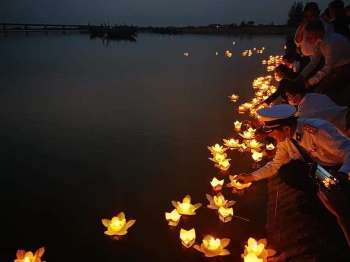 Triệu trái tim người Việt tưởng nhớ các liệt sĩ Gạc Ma Triệu trái tim người Việt tưởng nhớ các liệt sĩ Gạc Ma