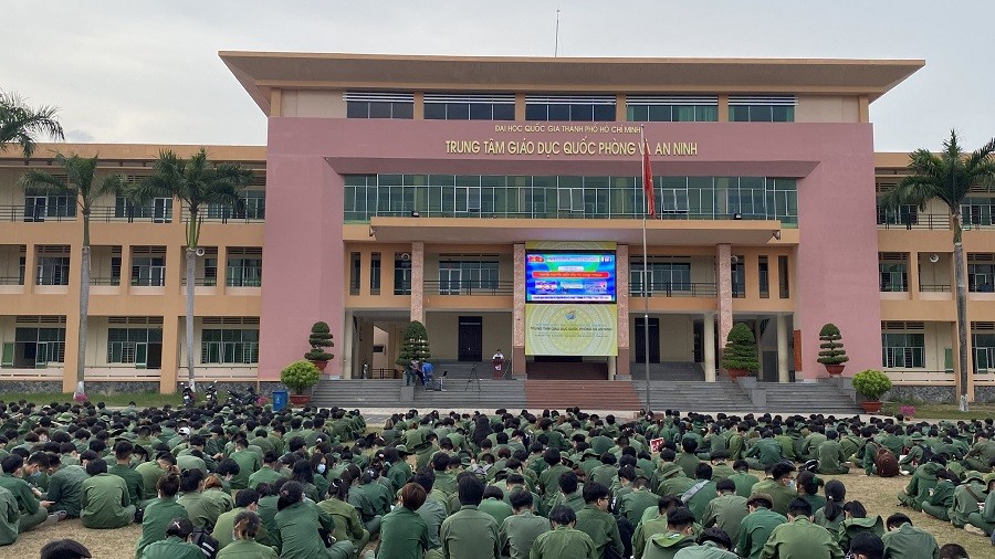 6.000 sinh viên thuộc Đại học Quốc gia TP. Hồ Chí Minh nghe thông tin về biển, đảo 6.000 sinh viên thuộc Đại học Quốc gia TP. Hồ Chí Minh nghe thông tin về biển, đảo