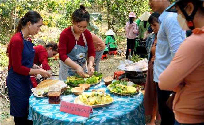 Trên 30.000 lượt du khách đến với Hội làng Lộc Yên, Quảng Nam Chú thích ảnh
