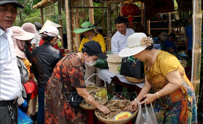 Trên 30.000 lượt du khách đến với Hội làng Lộc Yên, Quảng Nam Chú thích ảnh