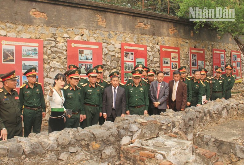 Nhiều hoạt động kỷ niệm 70 năm Chiến thắng Thượng Lào Nhiều hoạt động kỷ niệm 70 năm Chiến thắng Thượng Lào ảnh 2