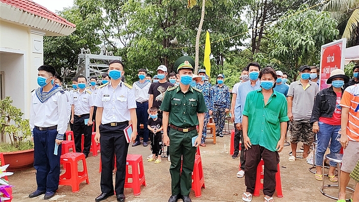 Quân, dân biên giới vui ngày hội non sông Quân, dân biên giới vui ngày hội non sông