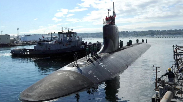 Mỹ công bố kết quả vụ tàu ngầm hạt nhân USS Connecticut đâm vào núi ngầm Mỹ công bố kết quả vụ tàu ngầm hạt nhân USS Connecticut đâm vào núi ngầm