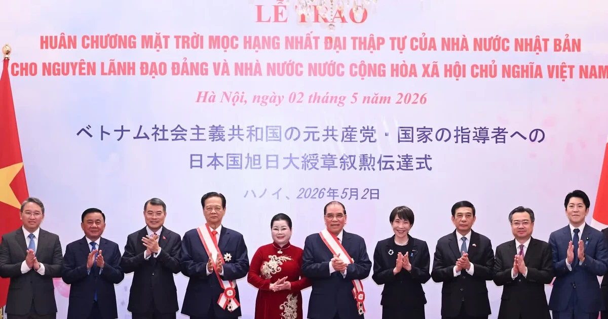 Trao tặng Huân chương Mặt trời mọc của Nhà nước Nhật Bản Trao tặng Huân chương Mặt trời mọc của Nhà nước Nhật Bản
