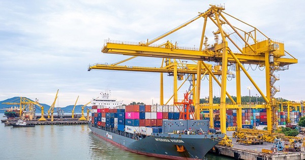 Logistics xanh: Cuộc chuyển đổi không thể chậm chân