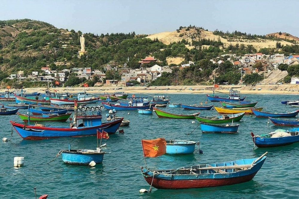 undefined 3115 2 lang chai nhon hai anh khanh