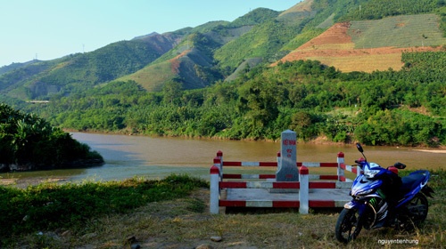Thiêng liêng những cột mốc đặt biệt trên biên giới Việt Nam thieng lieng nhung cot moc dat biet tren bien gioi viet nam