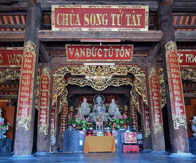 Chính điện chùa Song Tử Tây. Ảnh Lê Thao - Bá Ngọc. Chính điện chùa Song Tử Tây. Ảnh Lê Thao - Bá Ngọc.