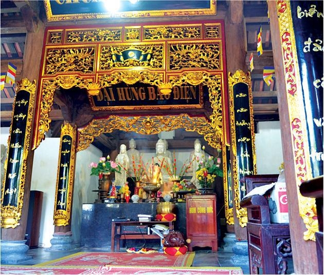 Chính điện chùa Sinh Tồn. Chính điện chùa Sinh Tồn.