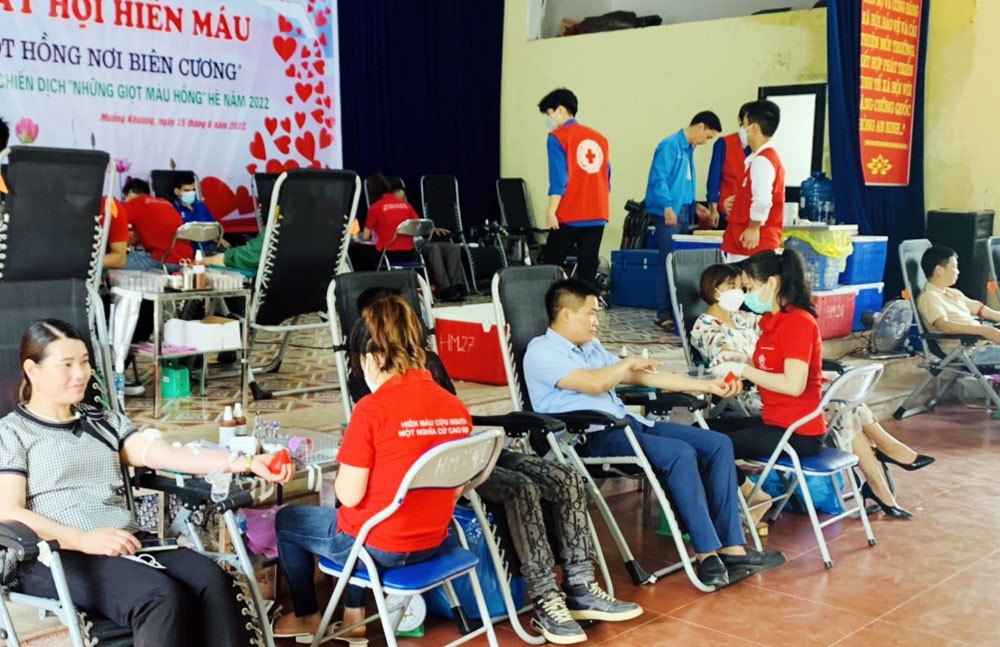 Giọt hồng nơi biên cương Giọt hồng nơi biên cương