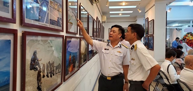 Triển lãm ảnh thời sự nghệ thuật Trường Sa - Nhà giàn Triển lãm ảnh thời sự nghệ thuật Trường Sa - Nhà giàn