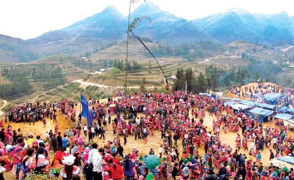 Lễ hội Gầu Tào của dân tộc Mông tỉnh Lào Cai thu hút đông đảo du khách tham quan (Ảnh: TL) Lễ hội Gầu Tào của dân tộc Mông tỉnh Lào Cai thu hút đông đảo du khách tham quan (Ảnh: TL)
