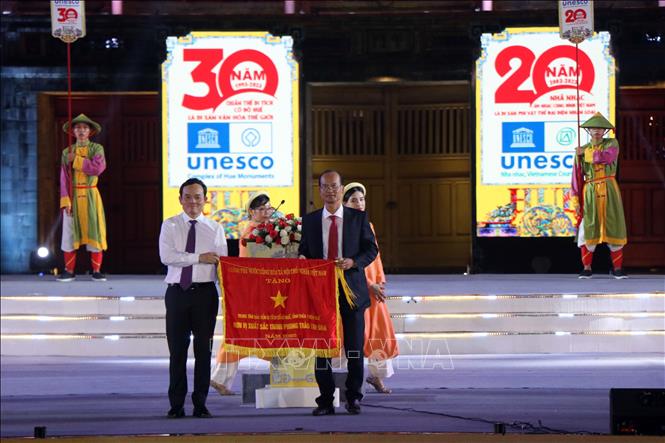 Kỷ niệm 30 năm ngày Quần thể Di tích Cố đô Huế và 20 năm Nhã Nhạc được UNESCO vinh danh Chú thích ảnh