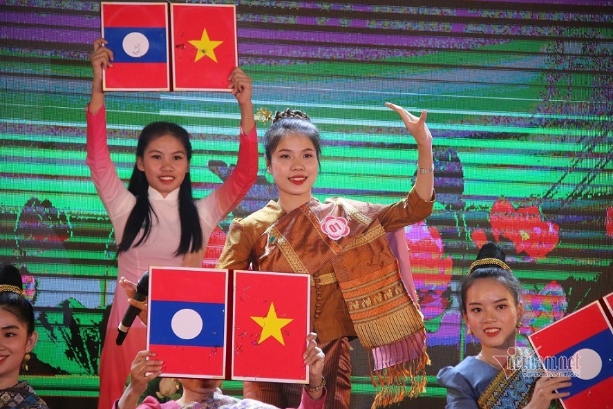Tạo điều kiện cho sinh viên Lào sang học tập tại Quảng Nam 2808 lao