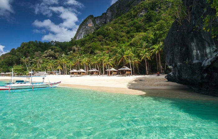 Palawan có những bãi biển cát trắng trải dài... 2201 5f070871988ee32f304f6c68