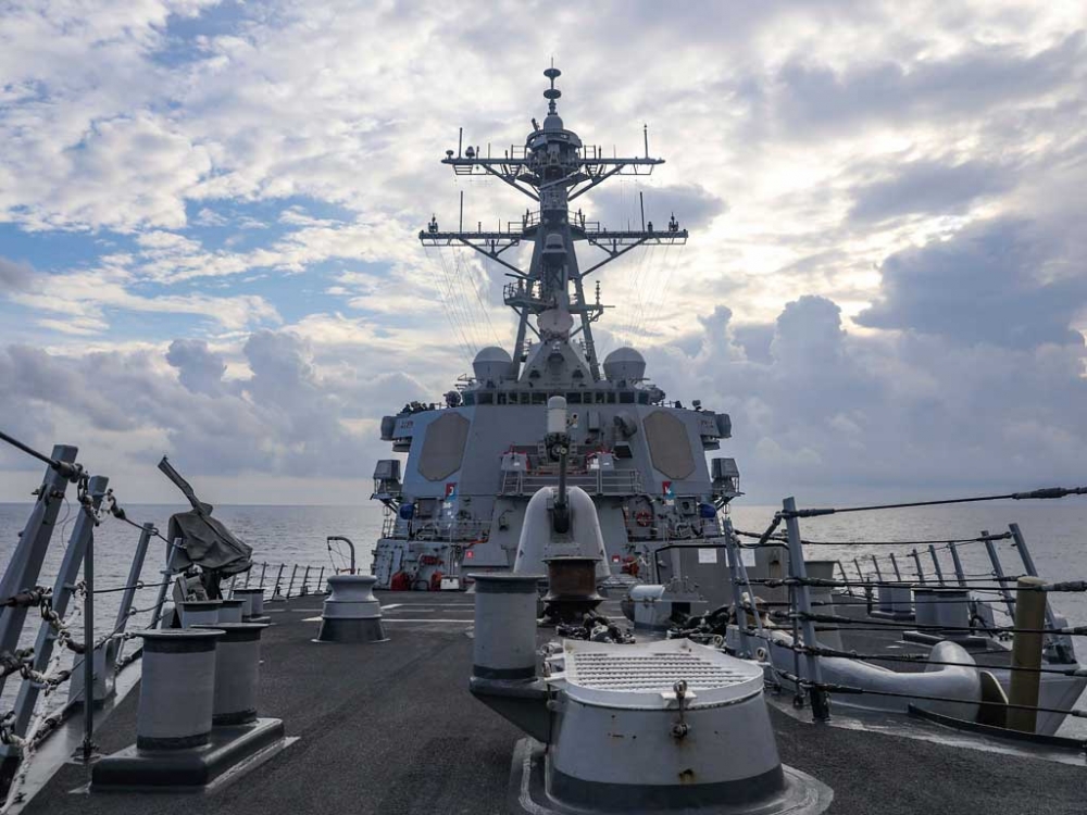 Tàu khu trục Mỹ USS Benfold (DDG 65) hoạt động ở Biển Đông vào ngày 12.7 US NAVY Tàu khu trục Mỹ USS Benfold (DDG 65) hoạt động ở Biển Đông vào ngày 12.7 US NAVY