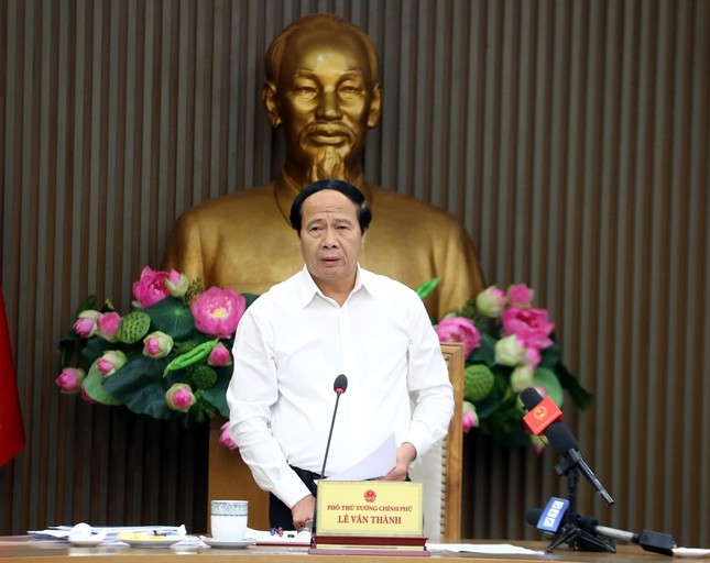 Phó Thủ tướng Lê Văn Thành yêu cầu các bộ, ngành địa phương chỉ đạo quyết liệt để gỡ thẻ vàng EU. Ảnh: Đức Tuân Phó Thủ tướng Lê Văn Thành yêu cầu các bộ, ngành địa phương chỉ đạo quyết liệt để gỡ thẻ vàng EU. Ảnh: Đức Tuân