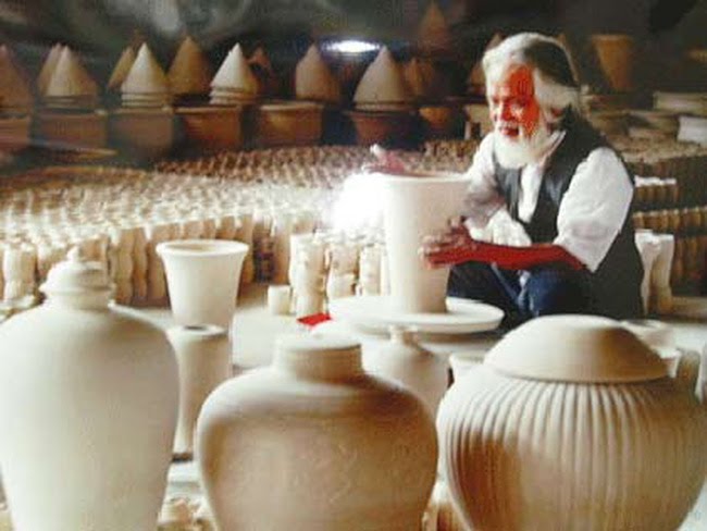 Bảo tồn, phát triển làng nghề nhằm gìn giữ bản sắc văn hóa truyền thống - Ảnh 1. Bảo tồn, phát triển làng nghề nhằm gìn giữ bản sắc văn hóa truyền thống - Ảnh 1.