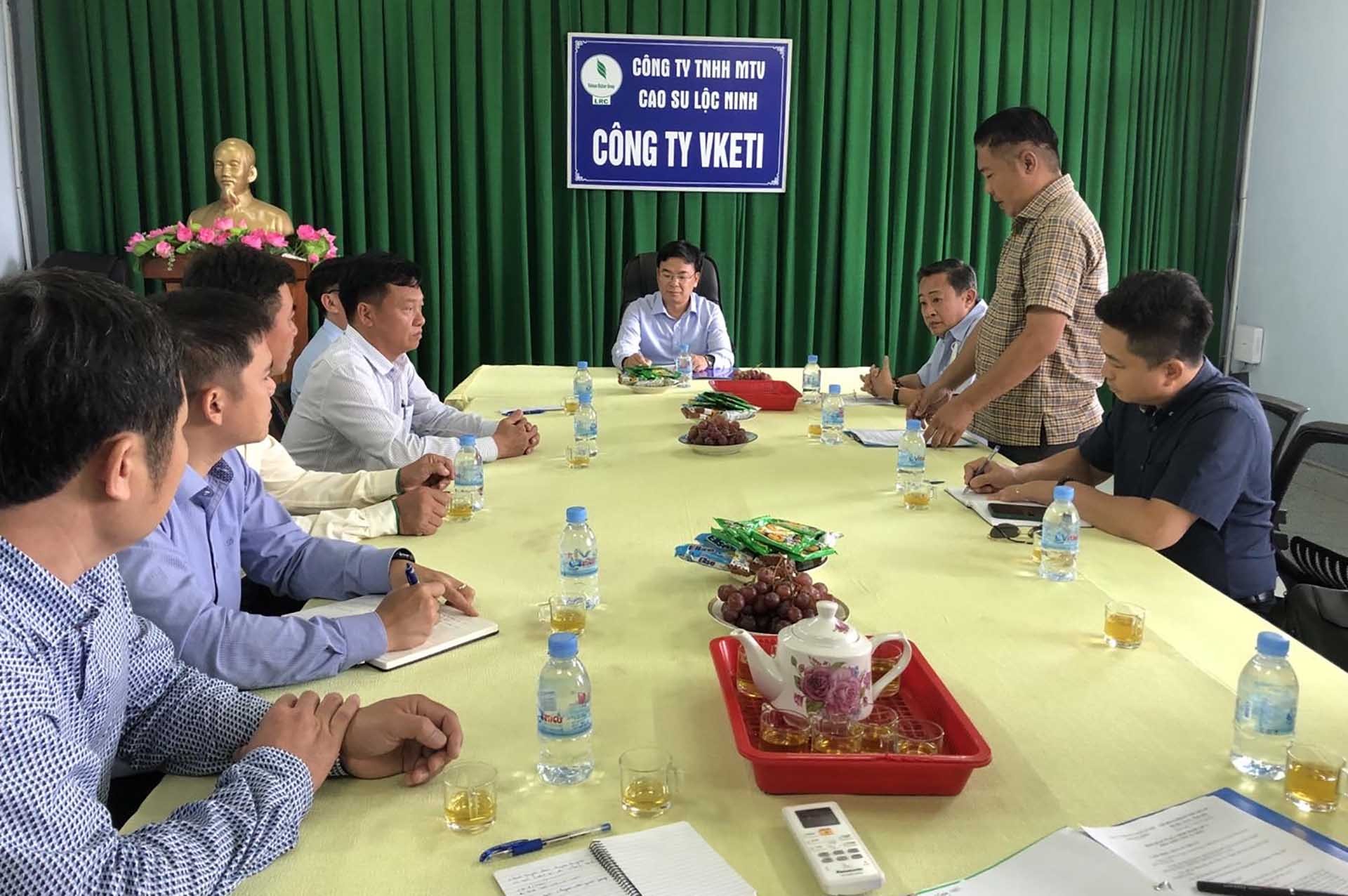 Thứ trưởng Phạm Quang Hiệu làm việc với lãnh đạo Công ty cao su VKETI-Lộc Ninh và Công ty THAGRICO. Thứ trưởng Phạm Quang Hiệu làm việc với lãnh đạo Công ty cao su VKETI-Lộc Ninh và Công ty THAGRICO.