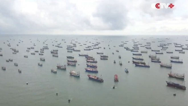 Tàu cá Trung Quốc đồng loạt ra khơi ngày 16.8 0527 1
