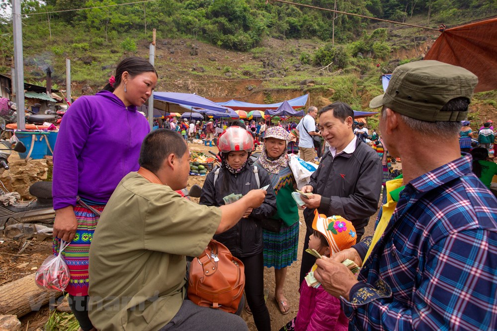 Tham cho phien Can Cau, net van hoa nguyen so con sot lai tai Lao Cai hinh anh 6