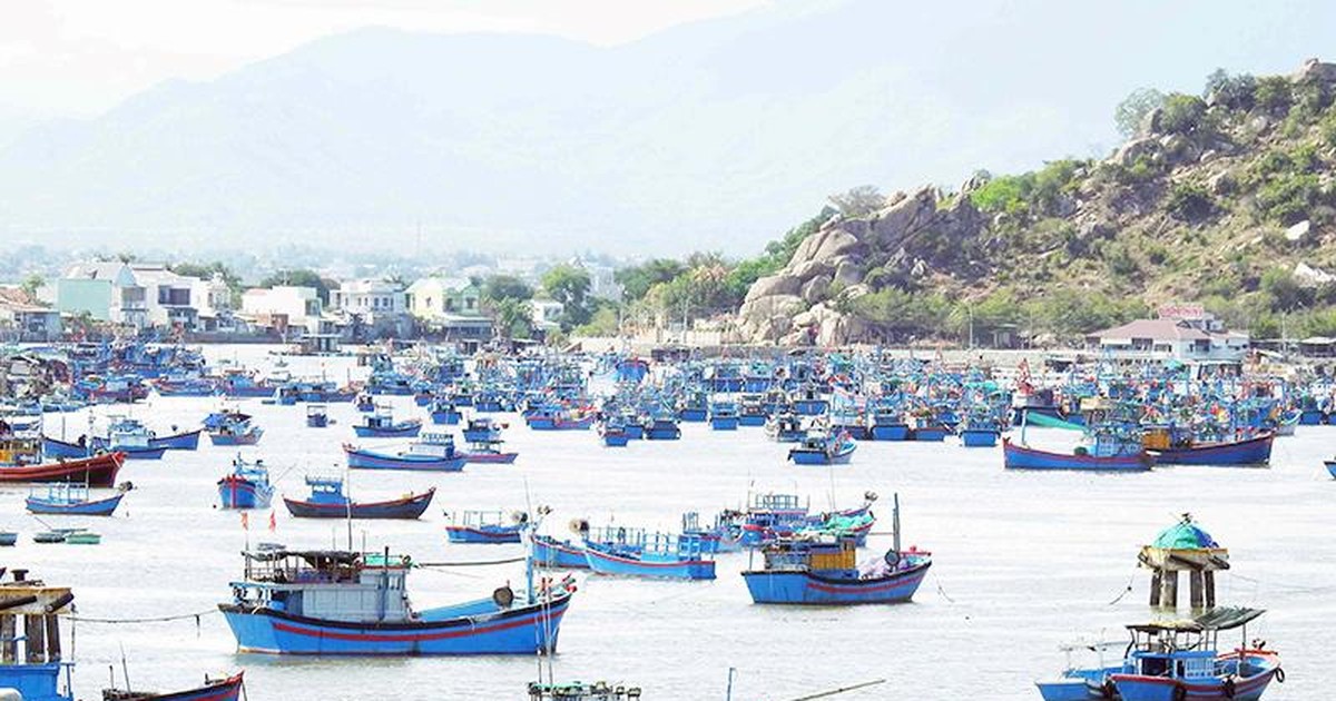 Chung sức, đồng lòng vượt thách thức Chung sức, đồng lòng vượt thách thức