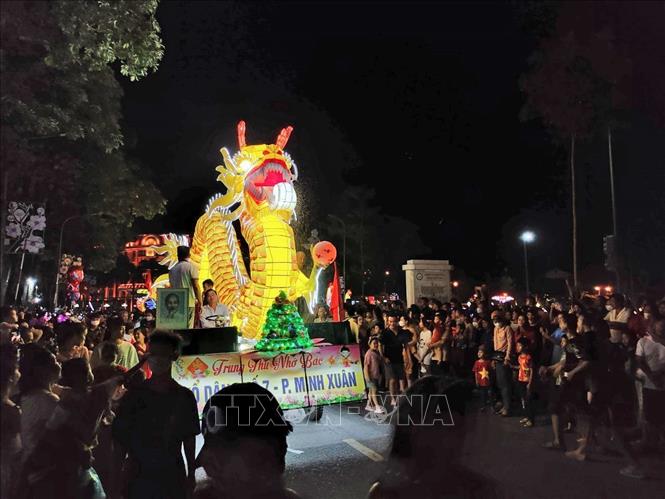 Tưng bừng Lễ hội Thành Tuyên Chú thích ảnh