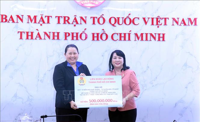 Tiếp nhận hơn 5,2 tỷ đồng ủng hộ cán bộ, chiến sỹ và nhân dân các đảo vùng biển Tây Nam Chú thích ảnh