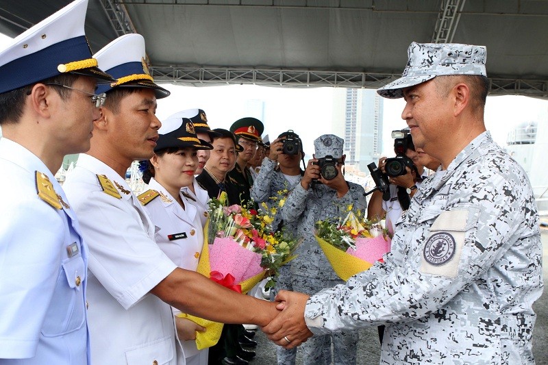 Chào đón đoàn sỹ quan, thủy thủ tàu BRP Ramon Alcaraz (FF16) của Philippines thăm hữu nghị Việt Nam từ ngày 7-10/9/2019. Chào đón đoàn sỹ quan, thủy thủ tàu BRP Ramon Alcaraz (FF16) của Philippines thăm hữu nghị Việt Nam từ ngày 7-10/9/2019.