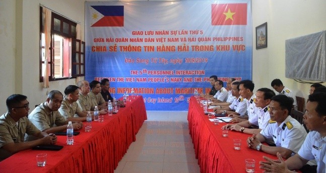 Giao lưu nhân sự lần thứ 5 giữa Hải quân Việt Nam và Hải quân Philippines, ngày 10/9/2019. (Nguồn: Báo Hải quân Việt Nam) Giao lưu nhân sự lần thứ 5 giữa Hải quân Việt Nam và Hải quân Philippines, ngày 10/9/2019. (Nguồn: Báo Hải quân Việt Nam)