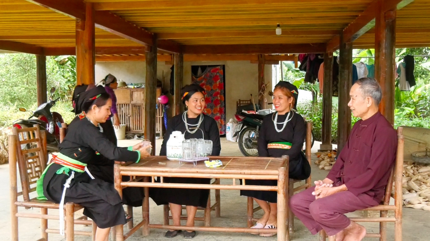 Ông Hoàng Văn Mới, ở thôn Chì, xã Xuân Giang, huyện Quang Bình, tỉnh Hà Giang tích cực vận động bà con bài trừ hủ tục Ông Hoàng Văn Mới, ở thôn Chì, xã Xuân Giang, huyện Quang Bình, tỉnh Hà Giang tích cực vận động bà con bài trừ hủ tục