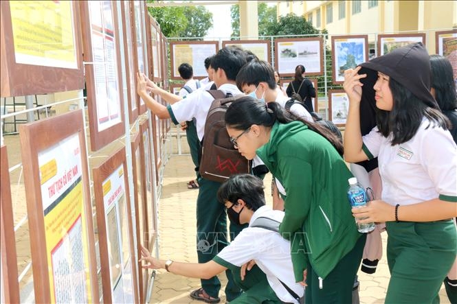 Bình Thuận: Triển lãm về Hoàng Sa Trường Sa được tổ chức ở nhiều trường học Bình Thuận: Triển lãm về Hoàng Sa Trường Sa được tổ chức ở nhiều trường học